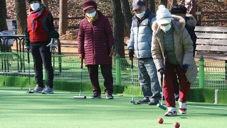 Αναζωπυρώνεται η επιδημία στη Νότια Κορέα – Αυστηρότερα μέτρα εξετάζουν οι Αρχές