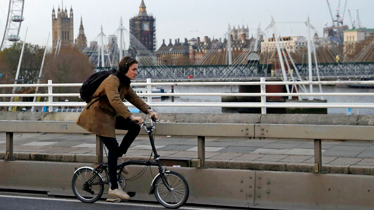 Βρετανία: Φόβοι για τρίτο κύμα πανδημίας εάν δεν εφαρμοστούν τα μέτρα