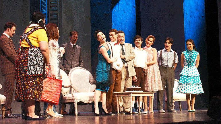 Θέατρο Rex:  Σε απευθείας μετάδοση η παράσταση «Φεγγάρι από χαρτί»