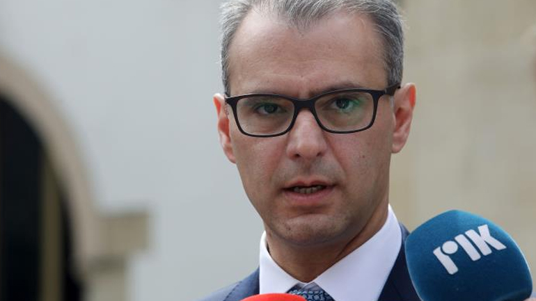 Θετικός στον κορωνοϊό ο διοικητής της Κεντρικής Τράπεζας Κύπρου