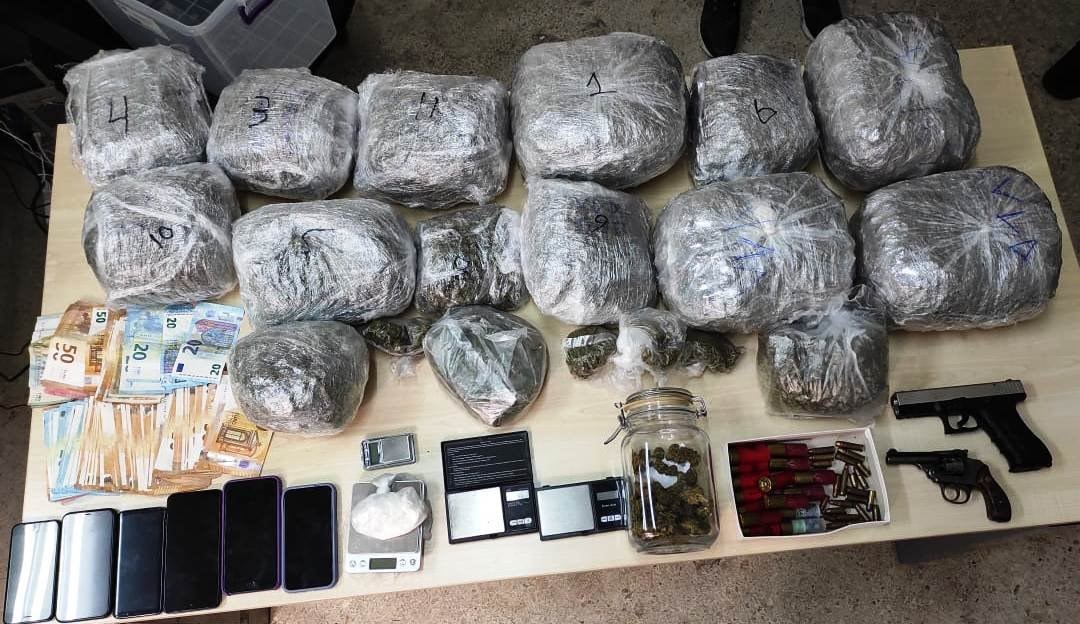Τα ναρκωτικά που εντόπισαν οι αστυνομικοί από τη δράση της συμμορίας