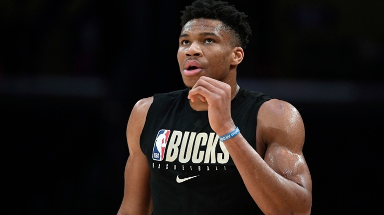 «Πέταξε» για το Μιλγουόκι ο Γιάννης Αντετοκούνμπο