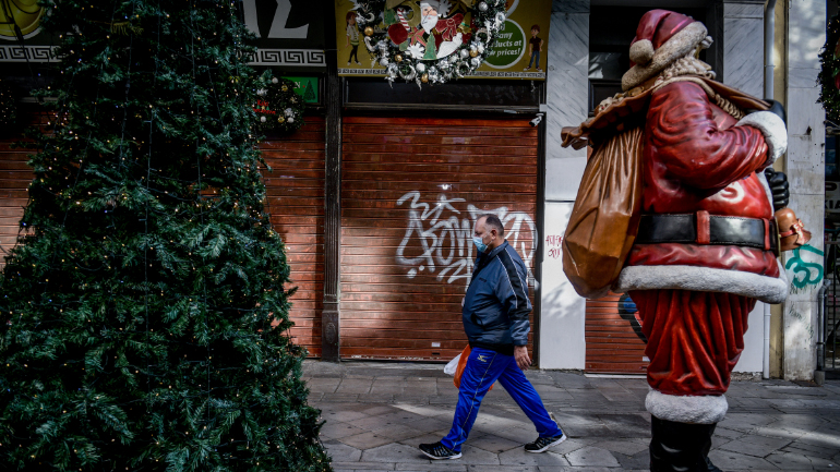 Σε lockdown επιμένουν οι λοιμωξιολόγοι