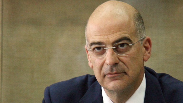 Διπλωματικές πηγές: Ουδέποτε υπήρξε μυστική συνάντηση Δένδια-Μέρκελ