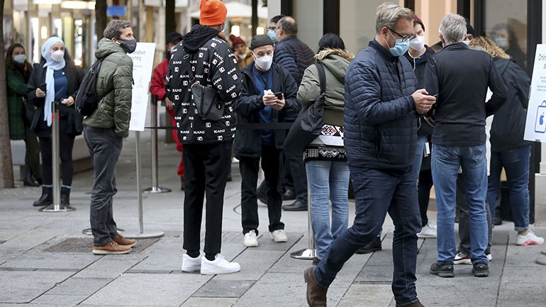 Αυστρία: Λόγω του υψηλού αριθμού κρουσμάτων κορωνοϊού αναμένονται πολύ μικρά βήματα ανοίγματος
