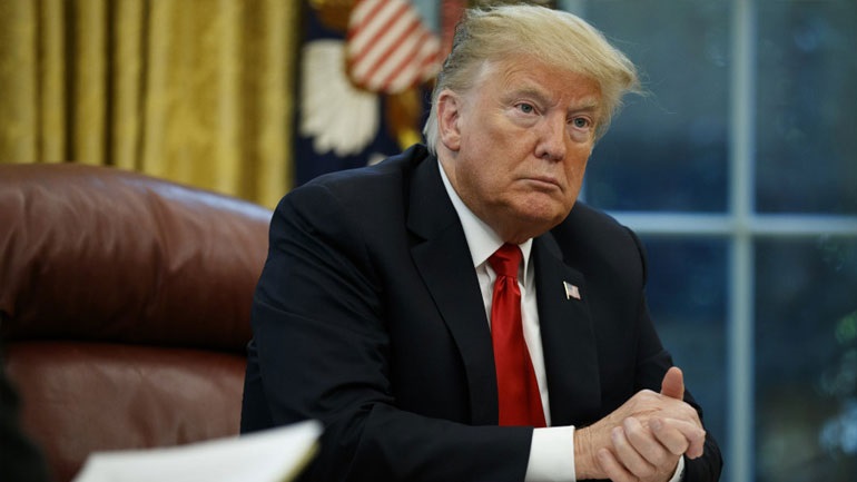 Παραιτήθηκε αμφιλεγόμενο μέλος της ομάδας αντιμετώπισης του κορωνοϊού που συγκρότησε ο Τραμπ