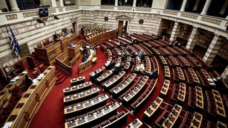 Βουλή: Αντιπαράθεση για την αξίωση παραίτησης του προέδρου του ΕΣΡ