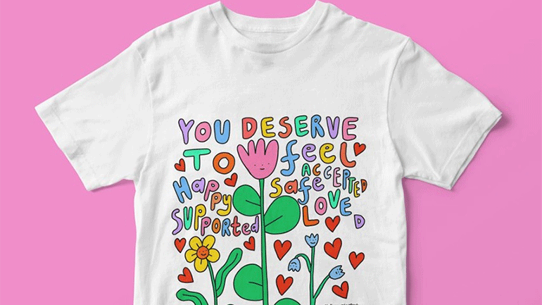 Η οργάνωση Positive East και 14 καλλιτέχνες δημιούργησαν σειρά T-shirts για τη στήριξη ασθενών με HIV