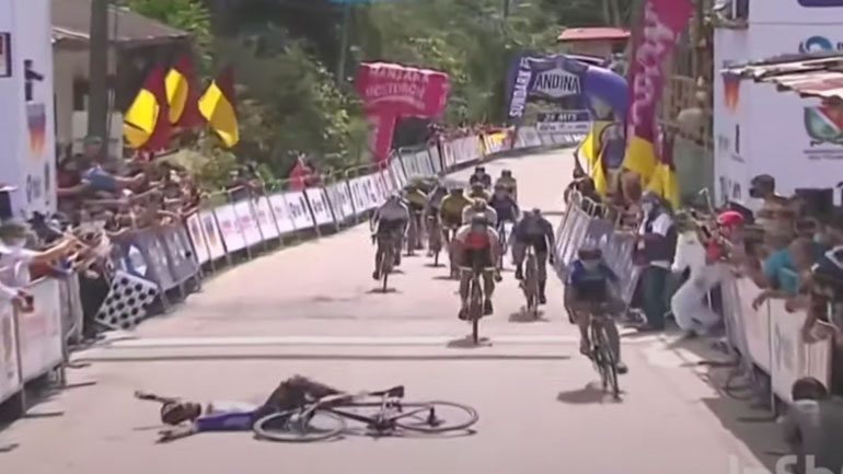 Πτώση στη γραμμή τερματισμού