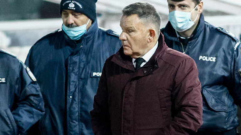 Κούγιας: «Να βγει σαν άντρας ο Καρυπίδης και να πει για τη σχέση του με Καραντώνη»