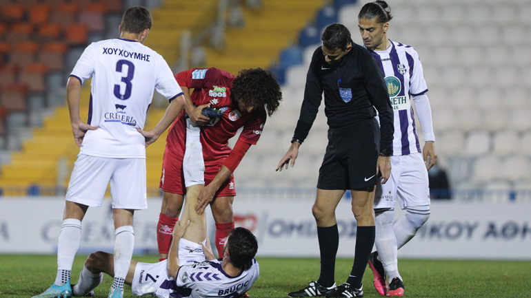 Super League: Ο Βόλος προχωρά σε αγωγή κατά Κουτσιαύτη και Κοτσάνη