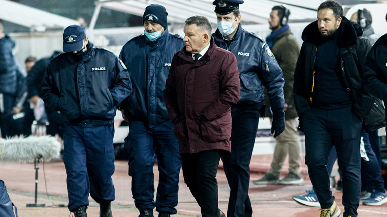 Αποβλήθηκε ο Κούγιας στο ΑΕΛ-Άρης