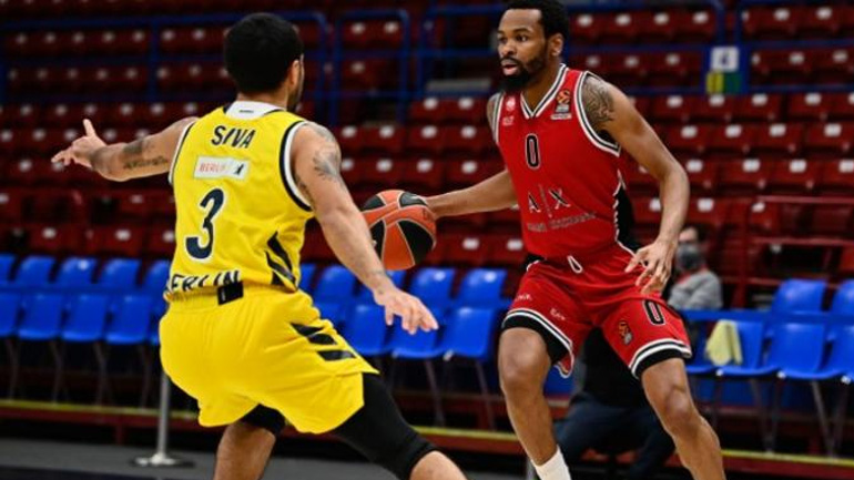 Ευρωλίγκα: Συνέχισε το σερί η Αρμάνι, 75-55 την Άλμπα