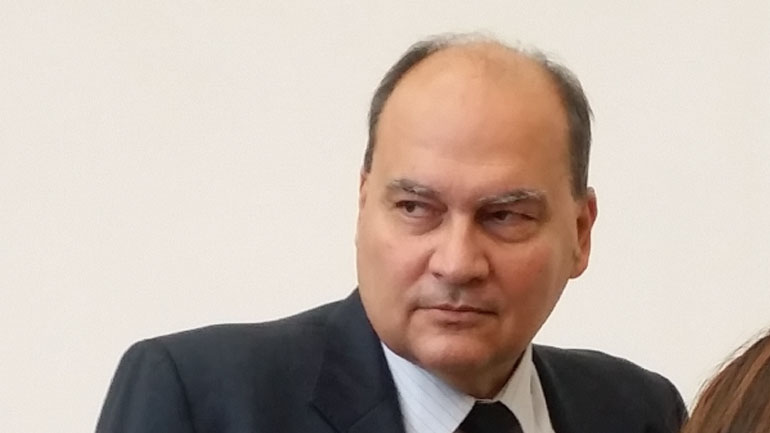 «Δικαστήρια κλεψύδρα και δικηγόροι μαριονέτες»