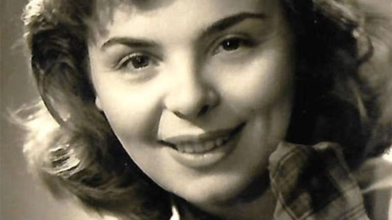 Το ΚΚΕ αποχαιρετά με θλίψη την αγωνίστρια και σπουδαία ηθοποιό Δάφνη Σκούρα