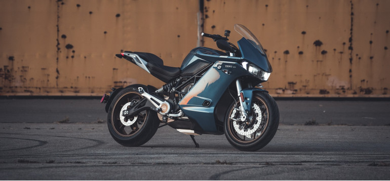 Η Zero έχει κάνει σοβαρές προσπάθειες κατασκευάζοντας street και off road μοντέλα