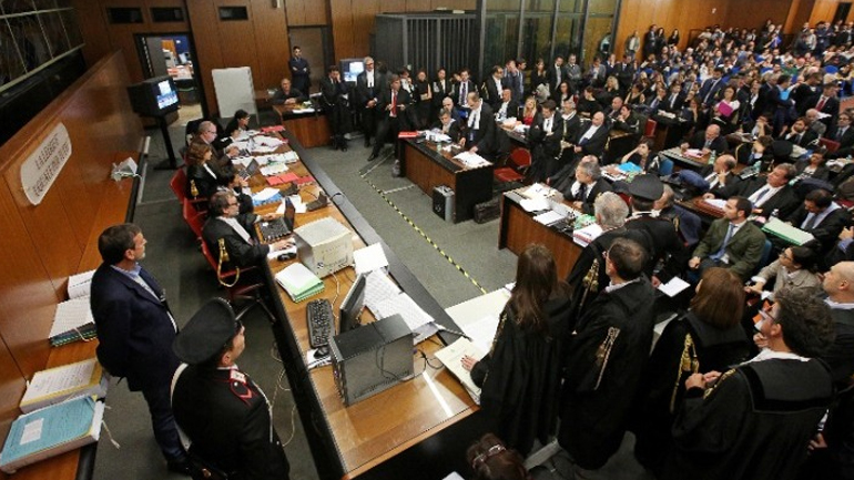 Ιταλία: Μαζική δίκη για εκατοντάδες φερόμενα μέλη της μαφιόζικης οργάνωσης Ντραγκέτα