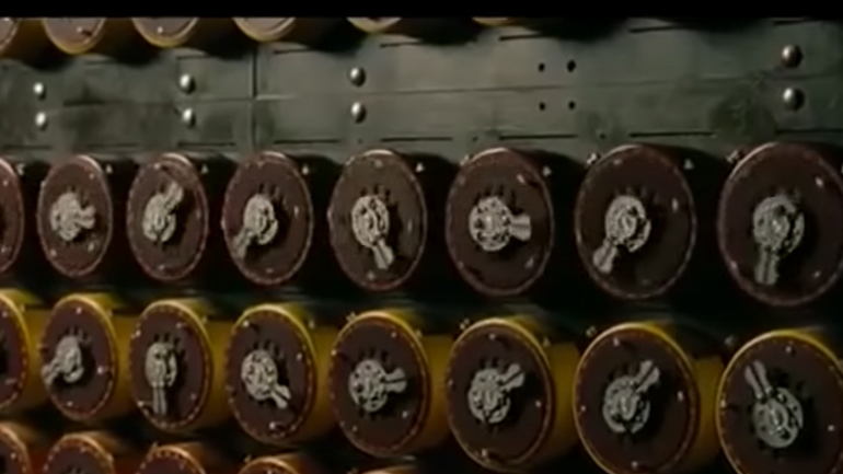 Γερμανοί δύτες εντόπισαν τη σπάνια μηχανή κρυπτογράφησης Enigma των Ναζί