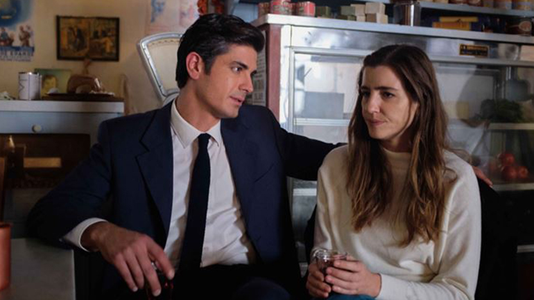 Άγριες Μέλισσες: Η Ελένη αποφασίζει να κατέβει στην Αθήνα και να έρθει αντιμέτωπη με τη φριχτή αλήθεια…