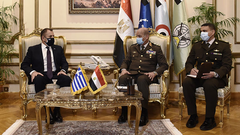 Παναγιωτόπουλος από την Αίγυπτο: Αντιμετώπιση των τουρκικών προκλήσεων με γνώμονα το Διεθνές Δίκαιο