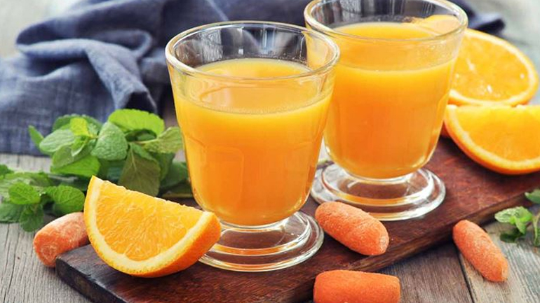 Detox smoothie με πορτοκάλι και καρότο