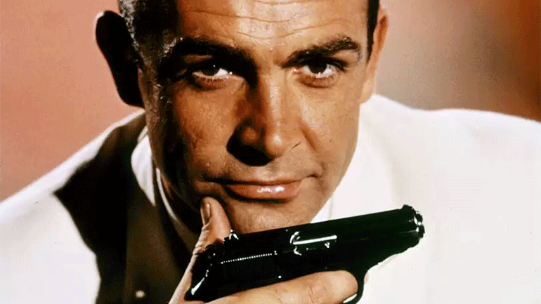 Το πιστόλι του Σον Κόνερι στον πρώτο «Τζέιμς Μποντ» πουλήθηκε έναντι 256.000 δολαρίων