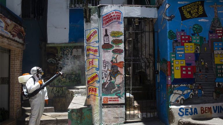 Covid-19: Ξεπέρασαν τους 175.000 οι νεκροί στη Βραζιλία