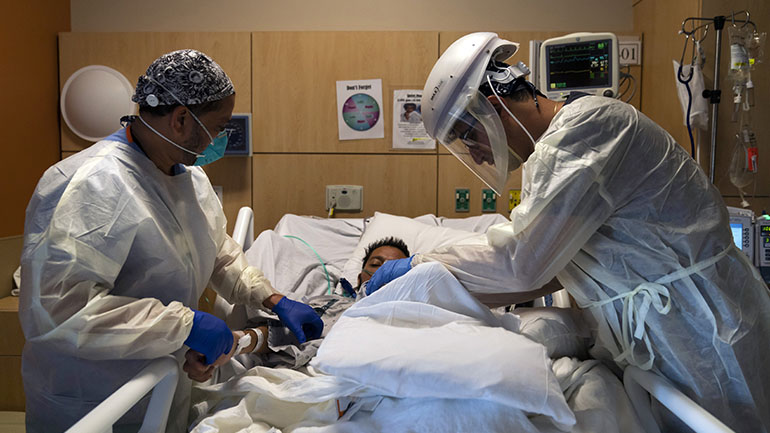 Ρεκόρ κρουσμάτων κορωνοϊού καταγράφηκε στις ΗΠΑ – Η Καλιφόρνια θα επιβάλει αυστηρούς περιορισμούς