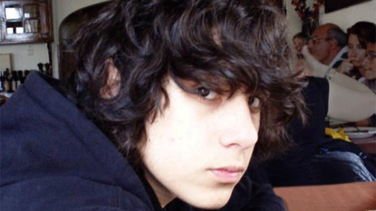 Ένα λουλούδι στη μνήμη του Αλέξανδρου Γρηγορόπουλου