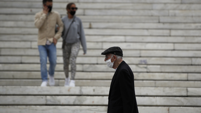 Τρίτο κύμα κορωνοϊού προβλέπει Έλληνας καθηγητής του Γέηλ