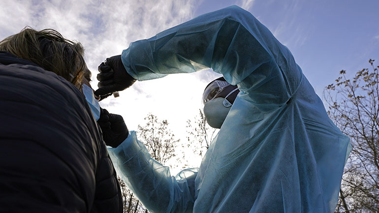 Η Ουγγαρία θα αποφασίσει τη Δευτέρα τους περιορισμούς για τον κορωνοϊό στη διάρκεια των Χριστουγέννων