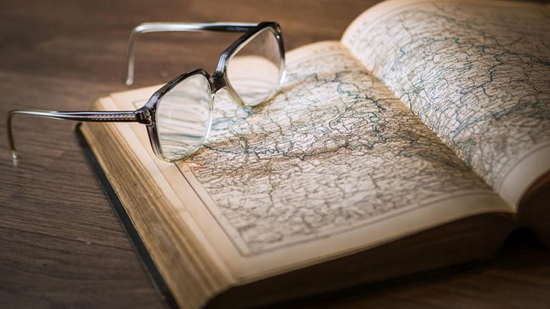 Η περιπέτεια ενός σεναριογράφου που… θέλει να δει τις ιδέες του τηλεοπτική σειρά