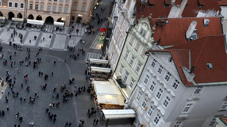 Νεαρός Τσέχος επέζησε από πτώση από τον 19ο όροφο