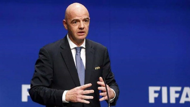 Ινφαντίνο: «Θέλουμε να βελτιώσουμε τον κανονισμό του οφσάιντ»