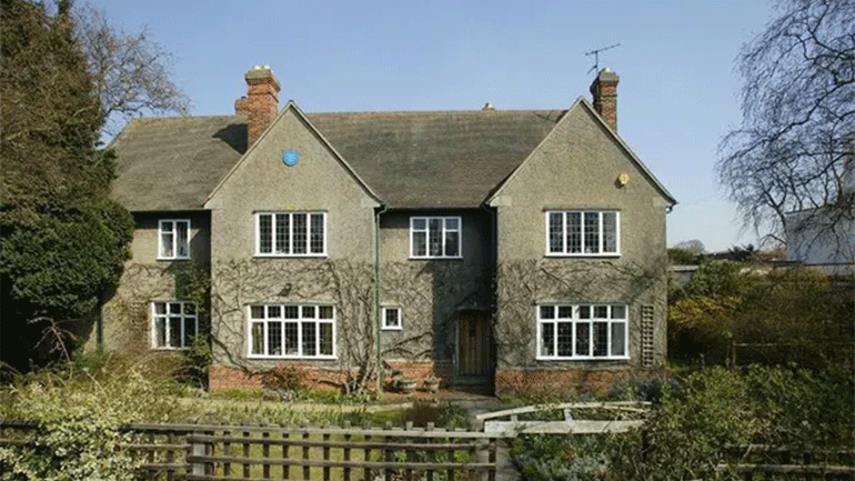 Θαυμαστές του Τόλκιν ξεκίνησαν εκστρατεία για τη μετατροπή του σπιτιού του «Άρχοντα των δαχτυλιδιών» σε μουσείο