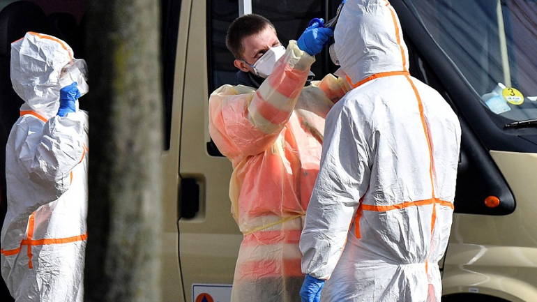 Στα 23.449 τα νέα κρούσματα κορωνοϊού στη Γερμανία