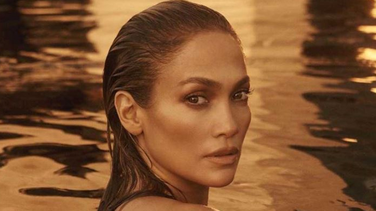 JLoBeauty: Δείτε τη σειρά καλλυντικών με την υπογραφή της Jennifer Lopez