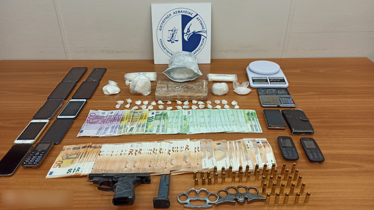 Εξαρθρώθηκε κύκλωμα διακίνησης ναρκωτικών στην Αττική