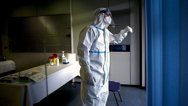 Γαλλία: Πτώση των ημερήσιων θανάτων από Covid-19 στα νοσοκομεία το τελευταίο 24ωρο