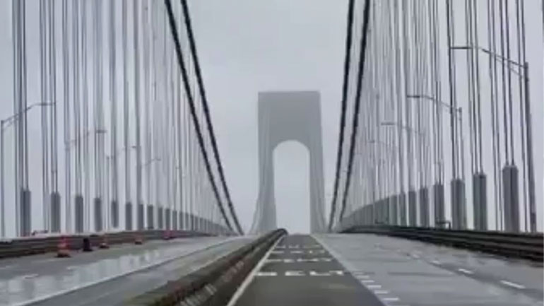 Γέφυρα ταλαντώνεται λόγω ισχυρών ανέμων