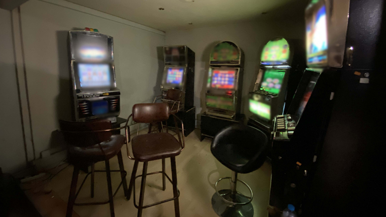 Χειροπέδες σε 4 άτομα που αψήφησαν το lockdown για να τζογάρουν παράνομα