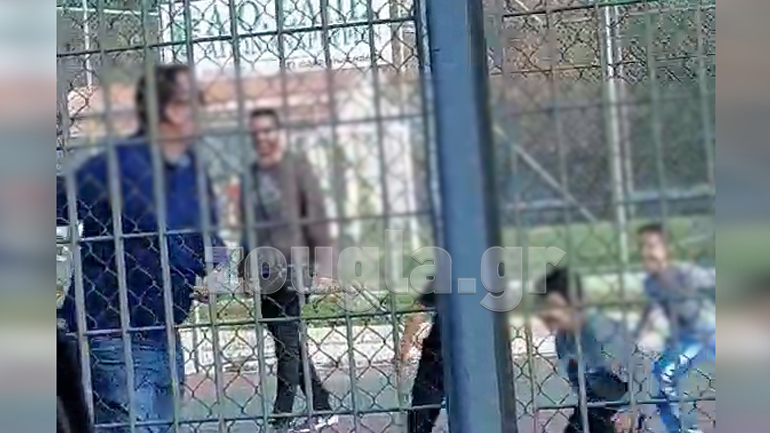 Άγιοι Ανάργυροι: Συνωστισμός σε παιδική χαρά εν μέσω lockdown