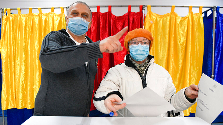 Ρουμανία: Οι κεντρώοι κερδίζουν τις εκλογές – Συζητήσεις για σχηματισμό κυβέρνησης Ρουμανία: Οι κεντρώοι κερδίζουν τις εκλογές – Συζητήσεις για σχηματισμό κυβέρνησης