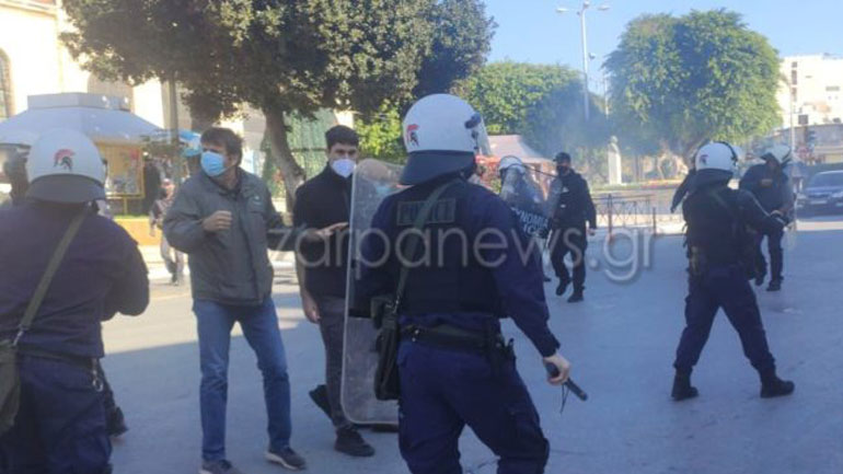 Άγρια επεισόδια στο κέντρο των Χανίων στην επέτειο της δολοφονίας Γρηγορόπουλου