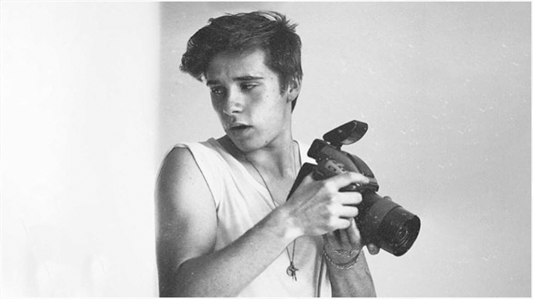 Ο Brooklyn Beckham αλλάζει επάγγελμα-Από φωτογράφος το «γυρίζει» σε…μοντέλο!