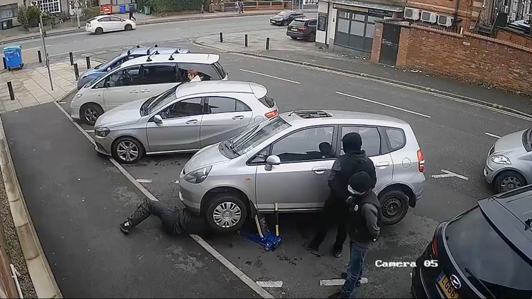 Κλοπή καταλύτη στο φως της ημέρας