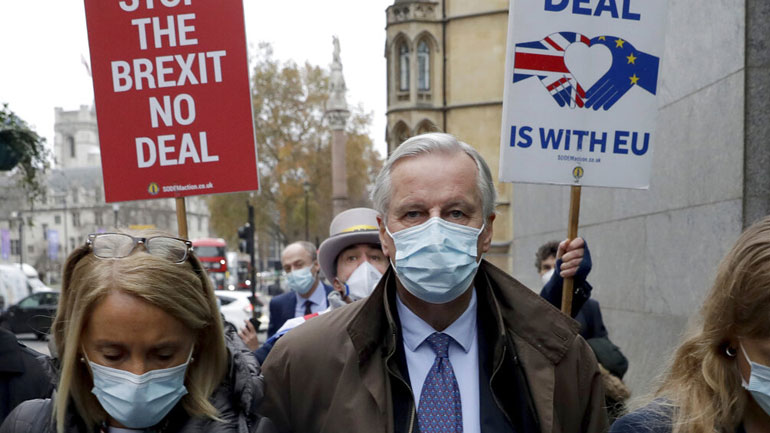 The Sun: Έτοιμος να αποχωρήσει από τις συνομιλίες του Brexit ο Τζόνσον