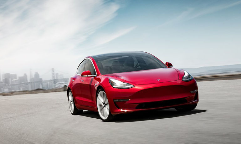 H Tesla ετοιμάζεται σιγά - σιγά...