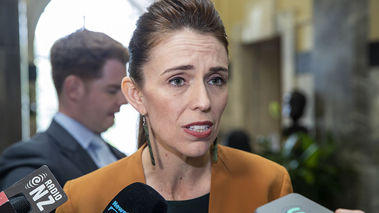 Νέα Ζηλανδία: Η πρωθυπουργός δεσμεύεται να αποδοθούν ευθύνες για τη σφαγή στο Κράισττσερτς