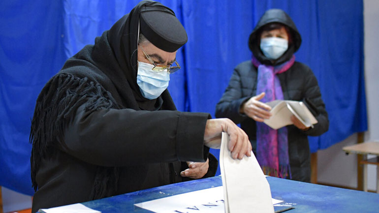 Ρουμανία: Οι αντιπολιτευόμενοι Σοσιαλδημοκράτες κερδίζουν τις εκλογές